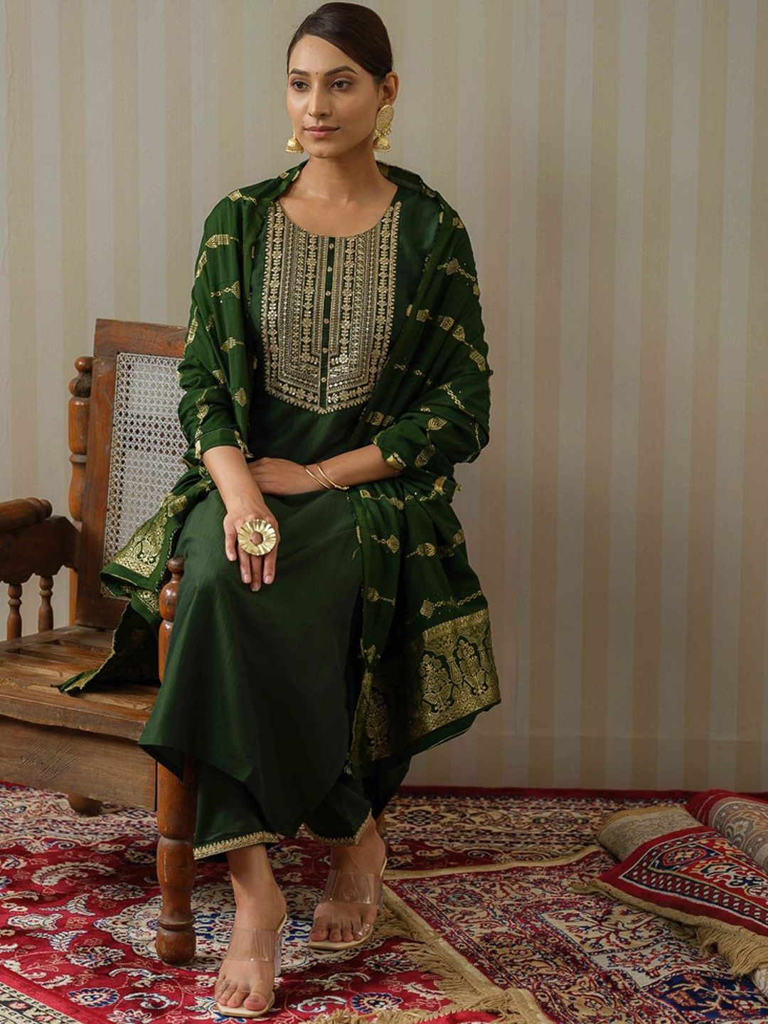 Dhiyona OD Floral Printed Straight Kurta & Trousers With Dupatta