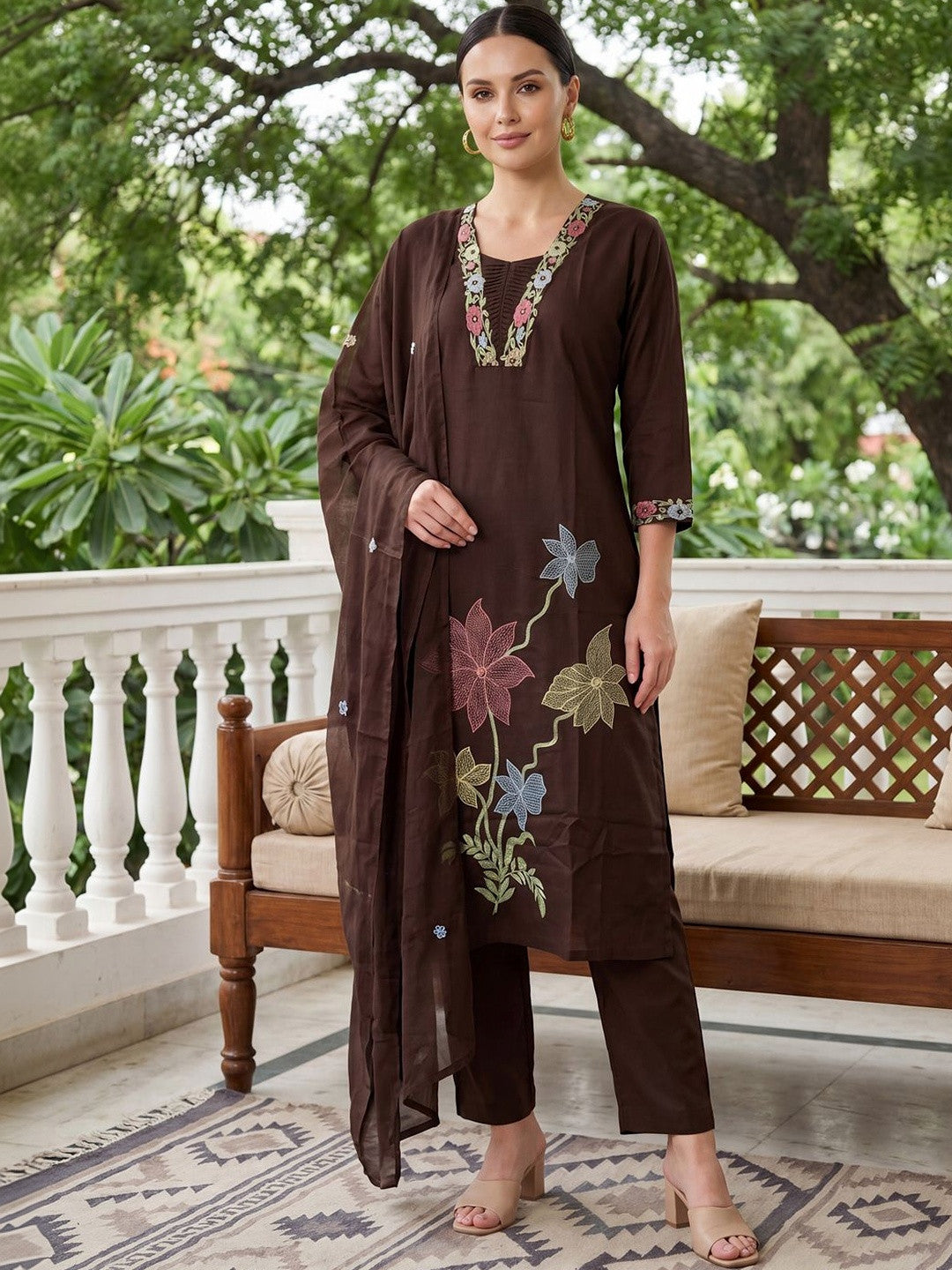 Women Floral Embroidered Regular Thread Work Pure Cotton Kurta with Trousers & With Dupatta