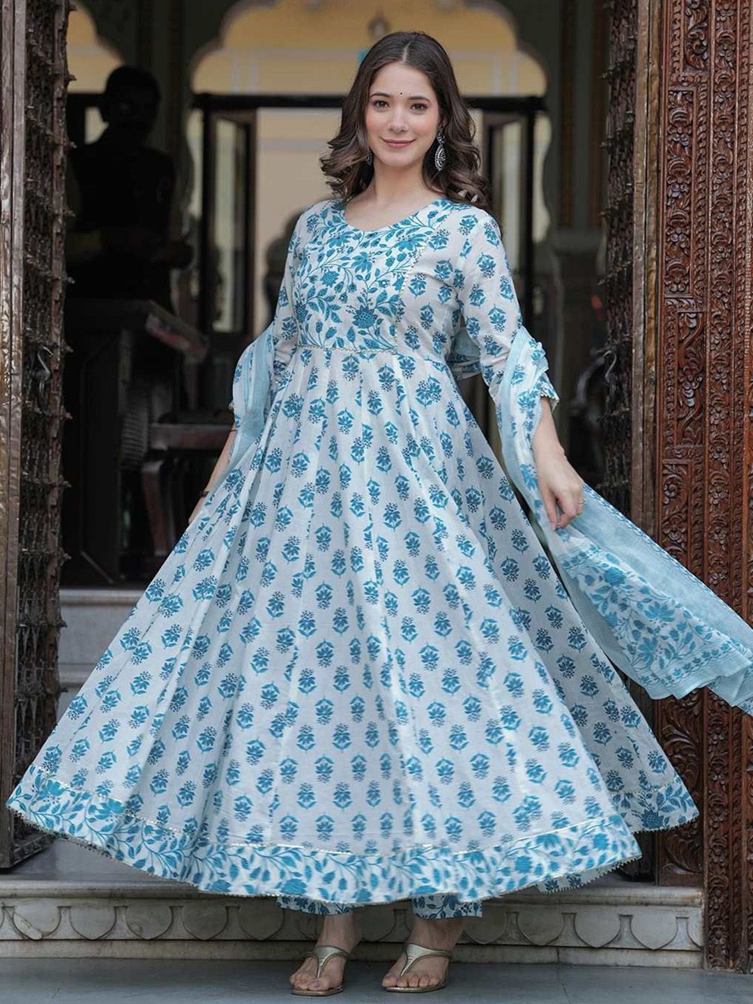 Dhiyona KL Women Floral Printed Regular Pure Cotton Kurta with Trousers & With Dupatta