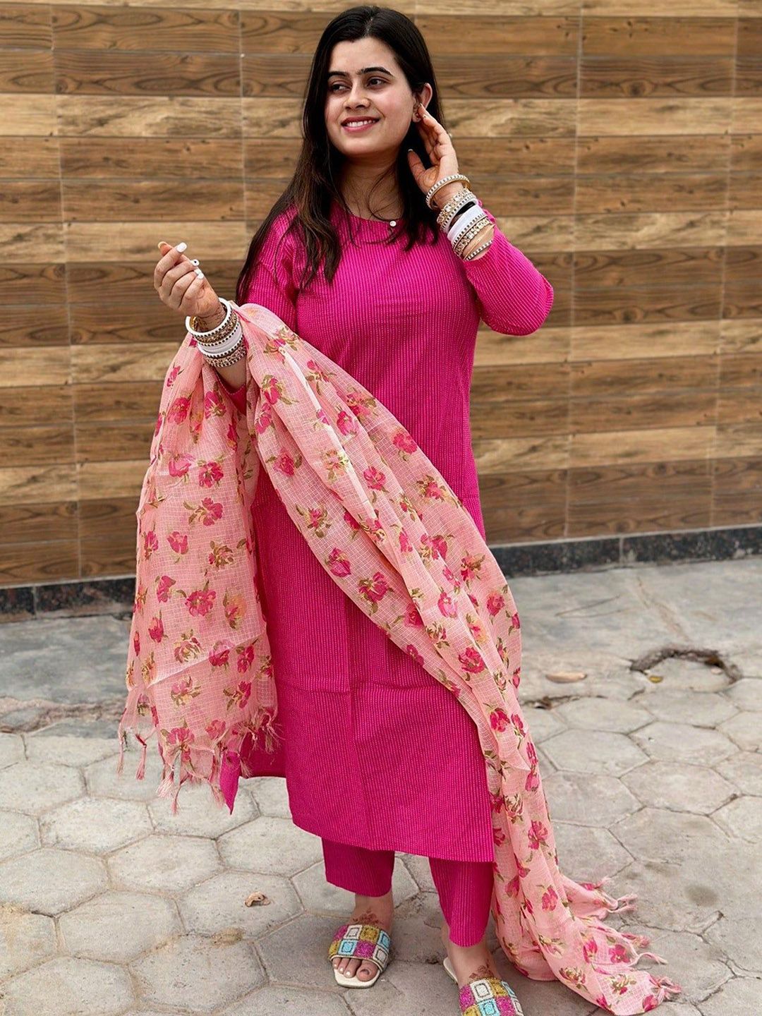 Dhiyona KL Striped Keyhole Neck Straight Kurta With Trousers & Dupatta