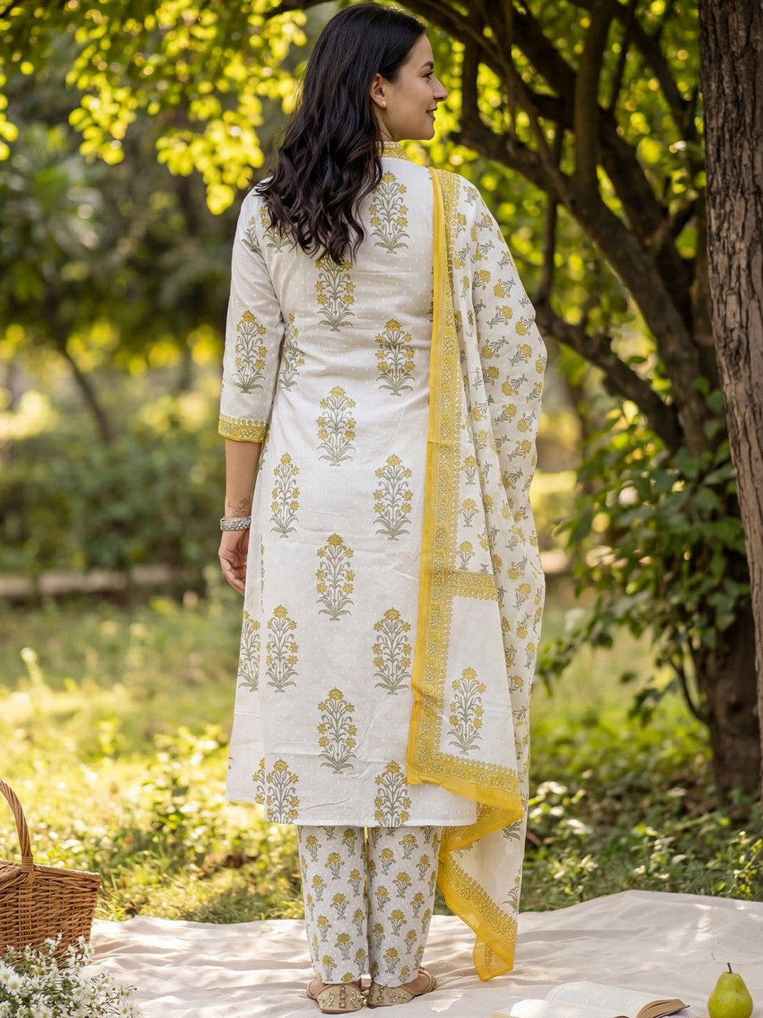 Women Floral Printed Regular Pure Cotton Kurta with Trousers & With Dupatta
