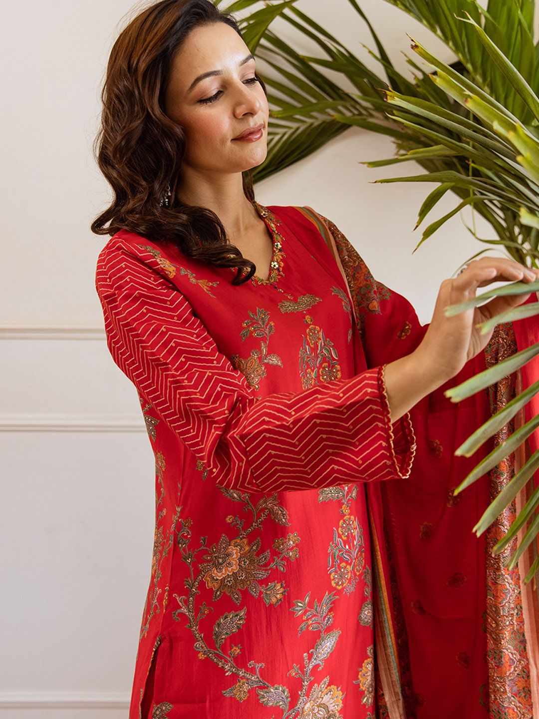 Dhiyona SN Floral Printed V Neck Straight Kurta & Palazzo With Dupatta