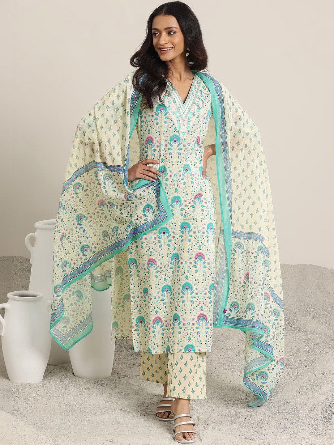 Women Floral Printed Regular Thread Work Kurta with Trousers & With Dupatta