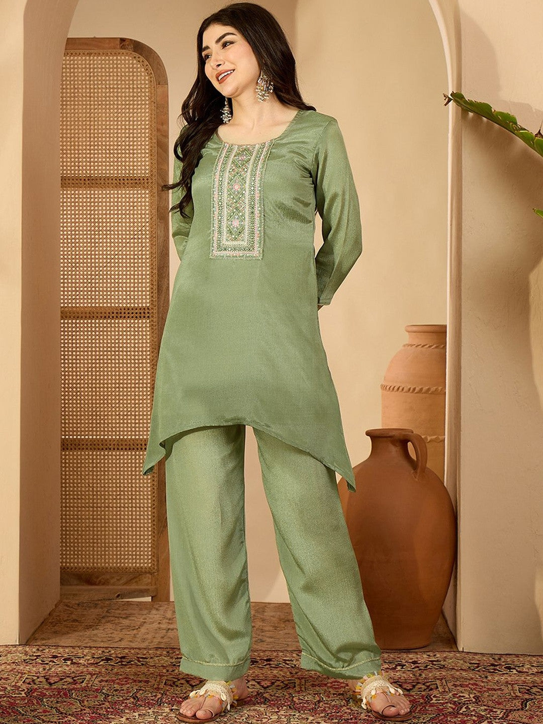 Ethnic Motifs Embroidered Mirror Work Kurta with Palazzos