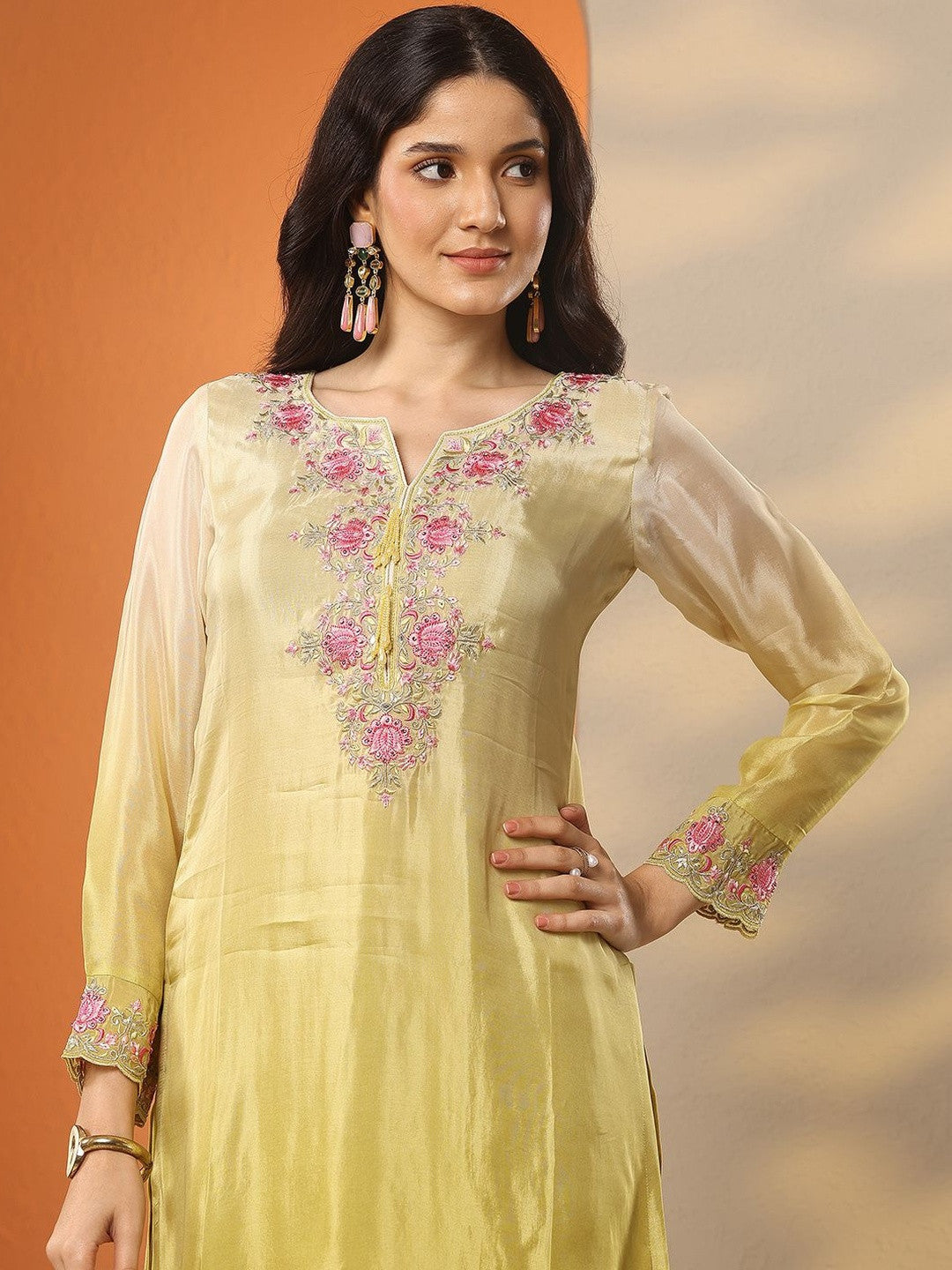 Floral Embroidered Regular Thread Work Silk Crepe Kurta With Trousers & Dupatta