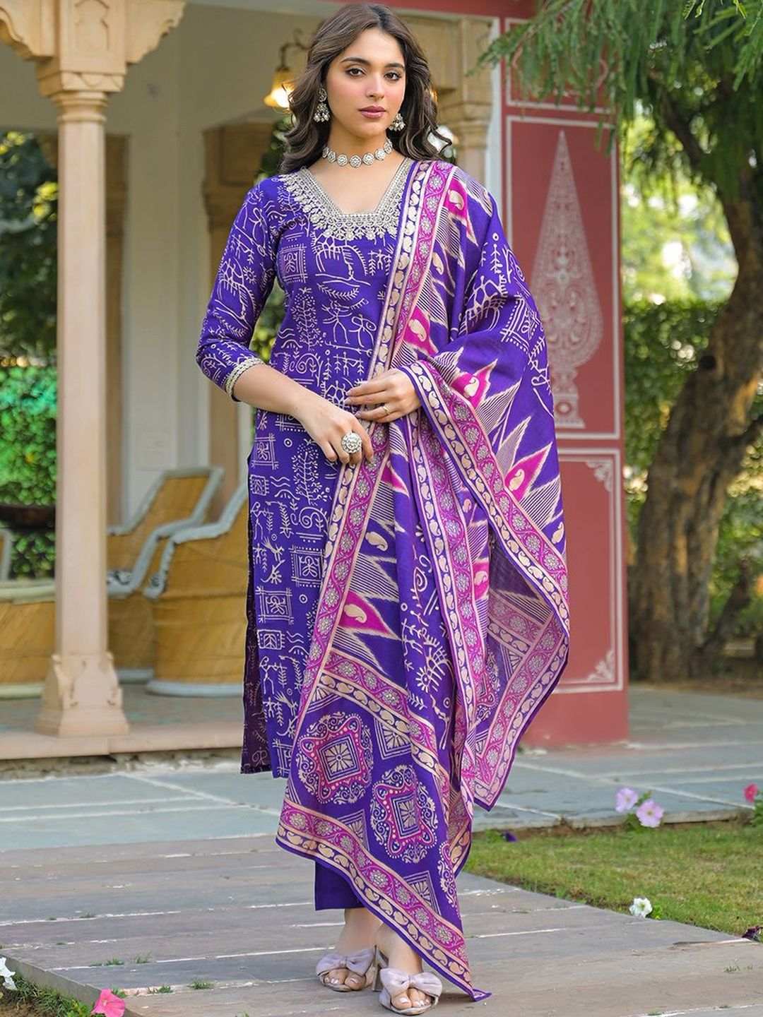 Dhiyona KL Women Ethnic Motifs Printed Regular Thread Work Kurta with Trousers & With Dupatta