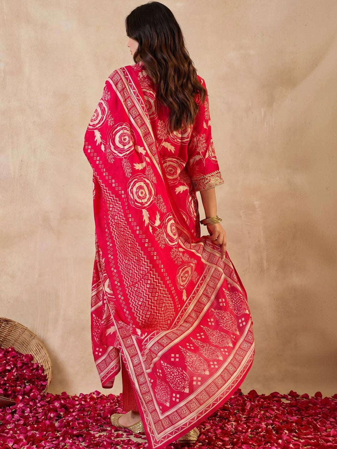 Women Floral Printed Regular Chanderi Silk Kurta with Trousers & With Dupatta