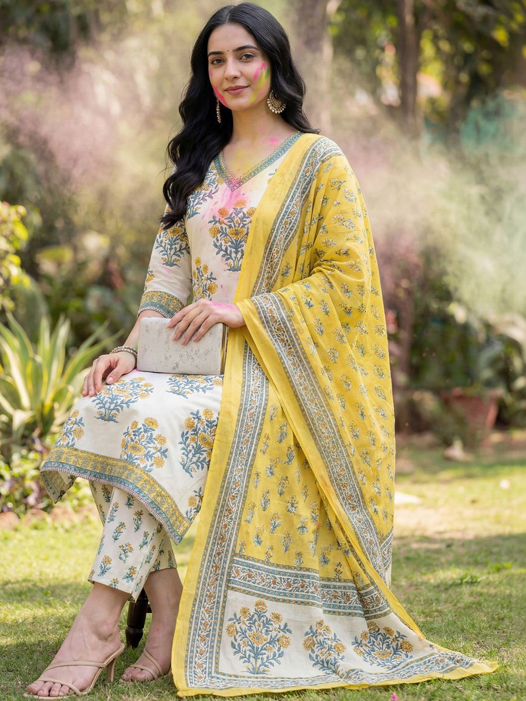 Women Floral Printed Regular Pure Cotton Kurta with Trousers & With Dupatta