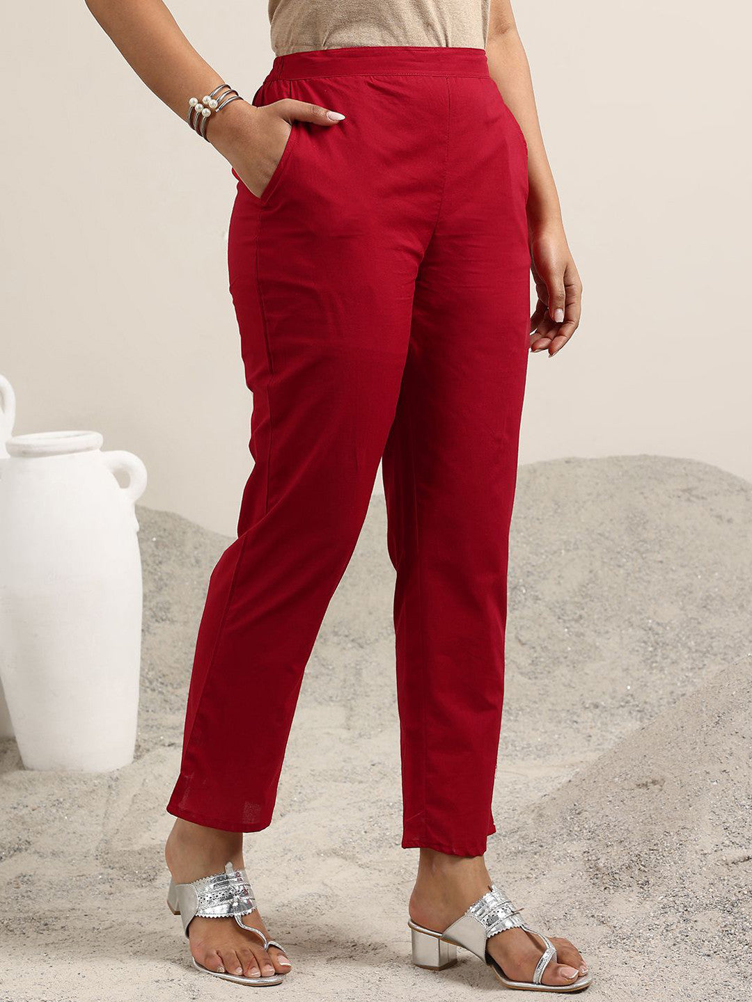 Women Printed Regular Thread Work Kurta with Trousers & With Dupatta