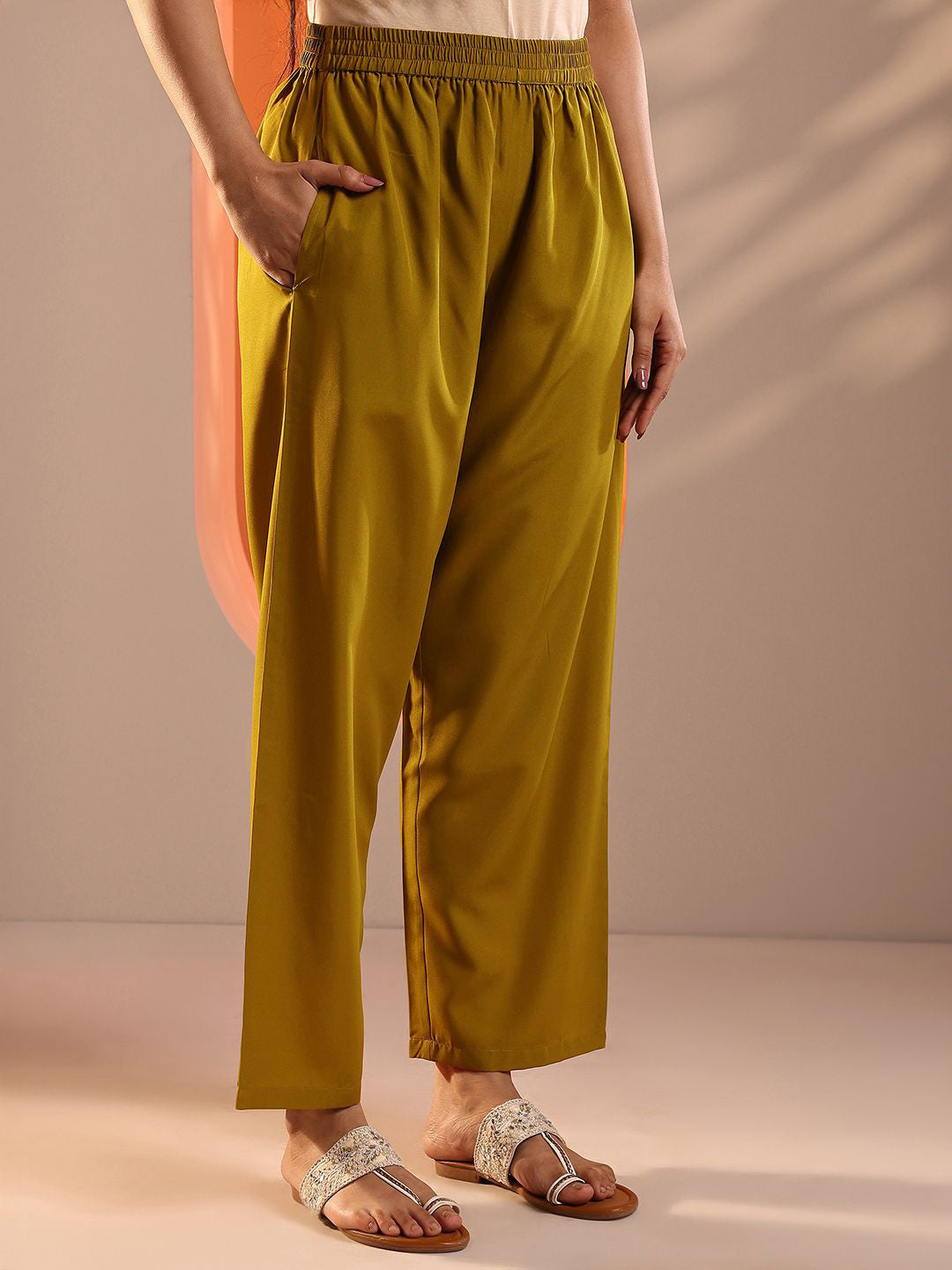 Women Bandhani Printed Kurta with Palazzo & Dupatta