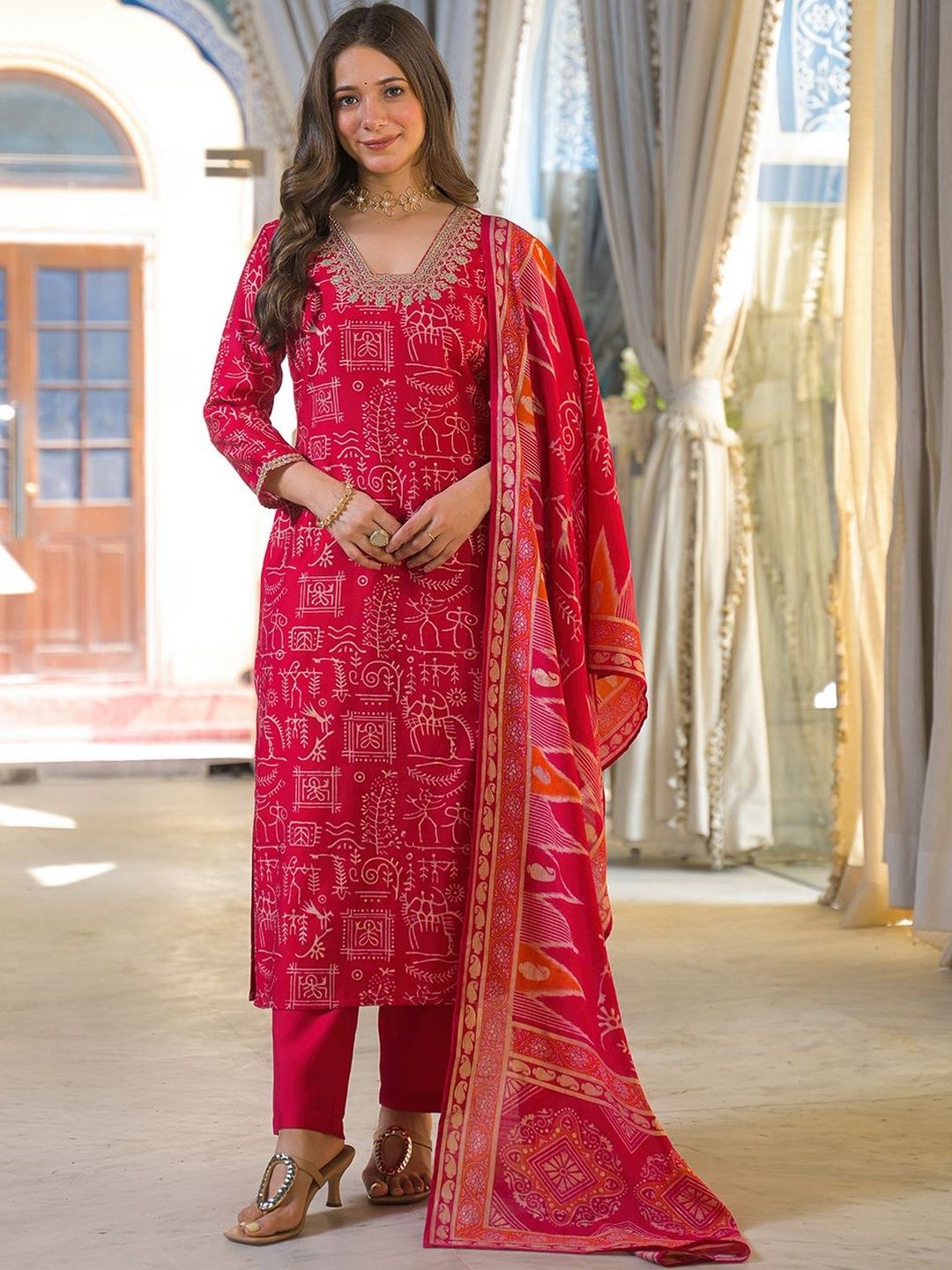 Dhiyona KL Women Ethnic Motifs Printed Regular Thread Work Kurta with Trousers & With Dupatta