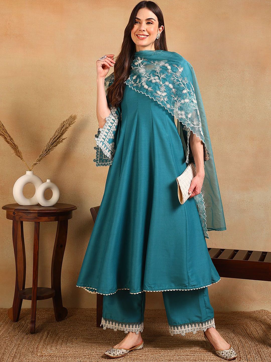 Dhiyona KL Women Embroidered Empire Thread Work Kurta with Palazzos & With Dupatta