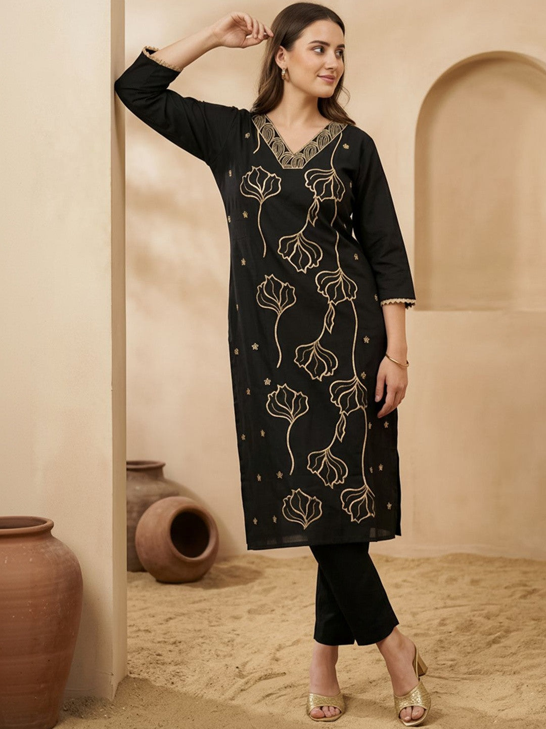Women Ethnic Motifs Embroidered Regular Thread Work Kurta with Trousers
