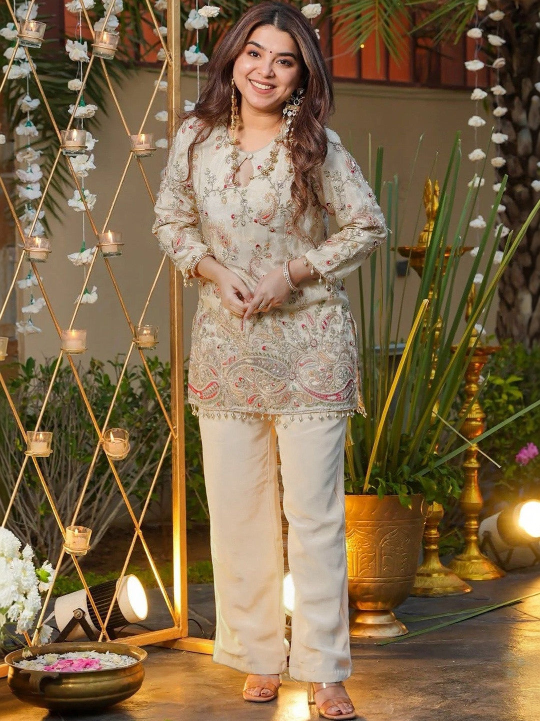 Women Ethnic Motifs Embroidered Regular Thread Work Kurti with Palazzos