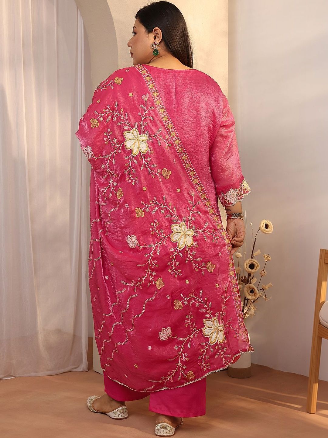 Dhiyona Women's Plus Size Floral Embroidered Kurta with Trousers & With Dupatta