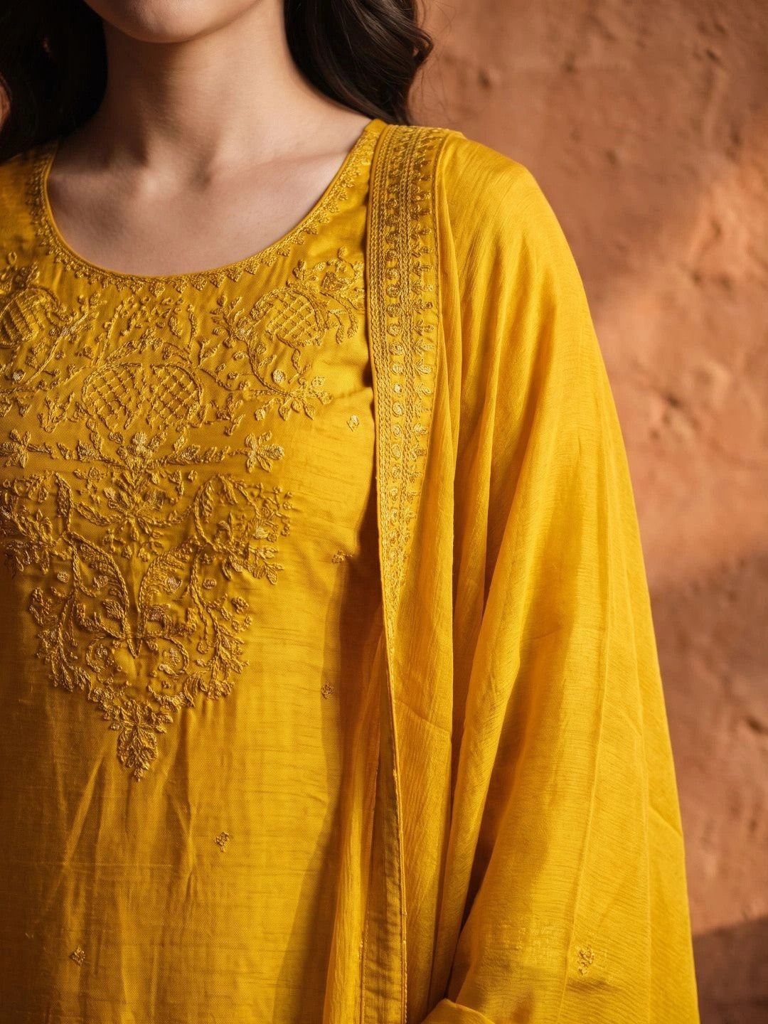 Women Ethnic Motifs Embroidered Regular Thread Work Kurta with Trousers & With Dupatta