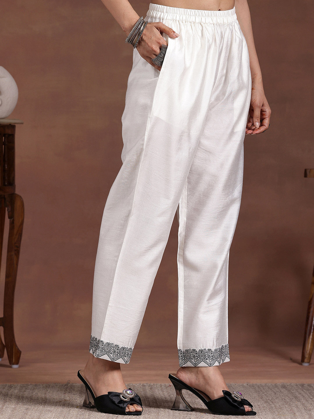 Women Ethnic Motifs Embroidered Regular Thread Work Linen Kurta with Trousers & With Dupatta