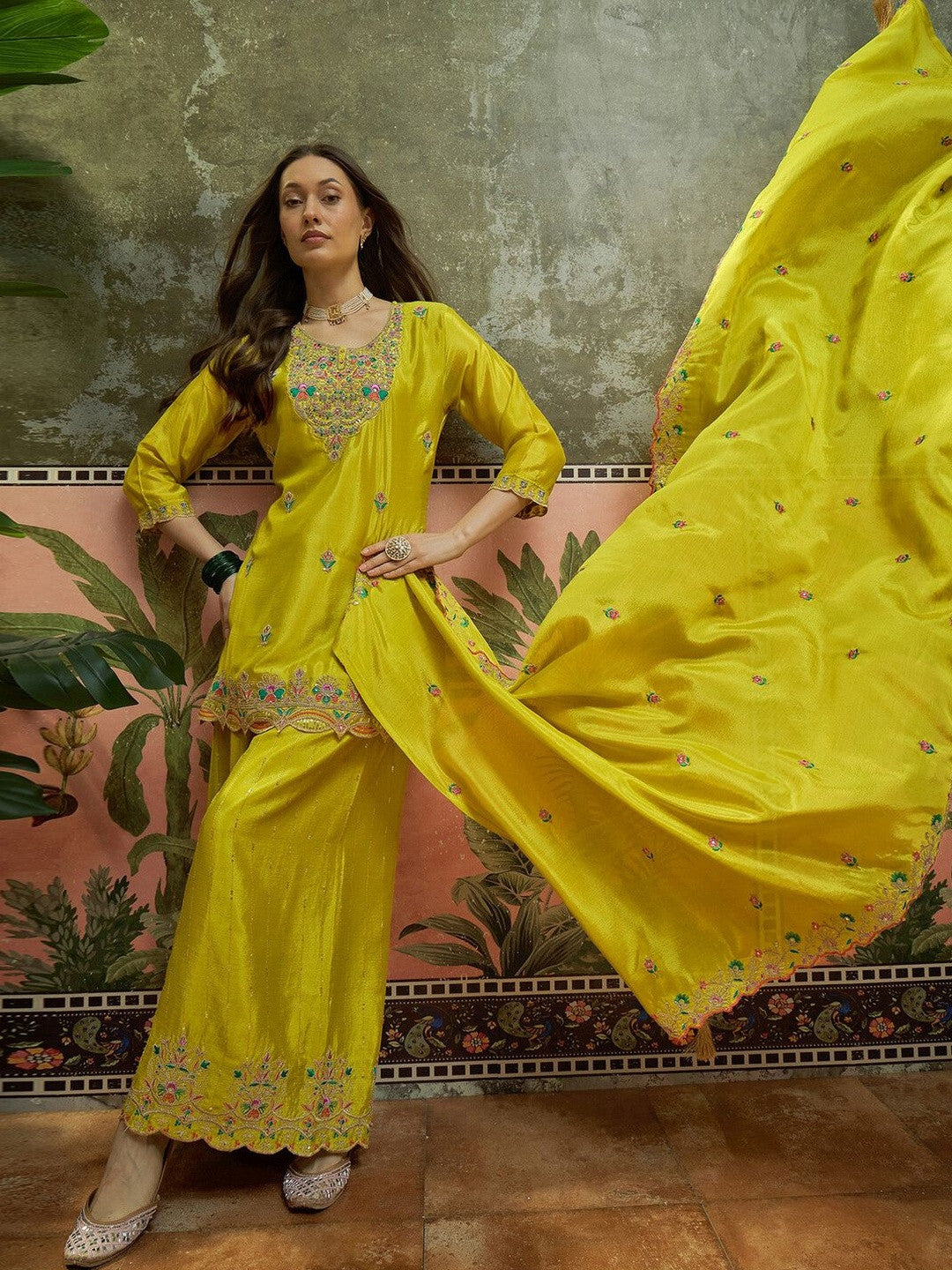 Embroidered Round Neck Kurta Sets