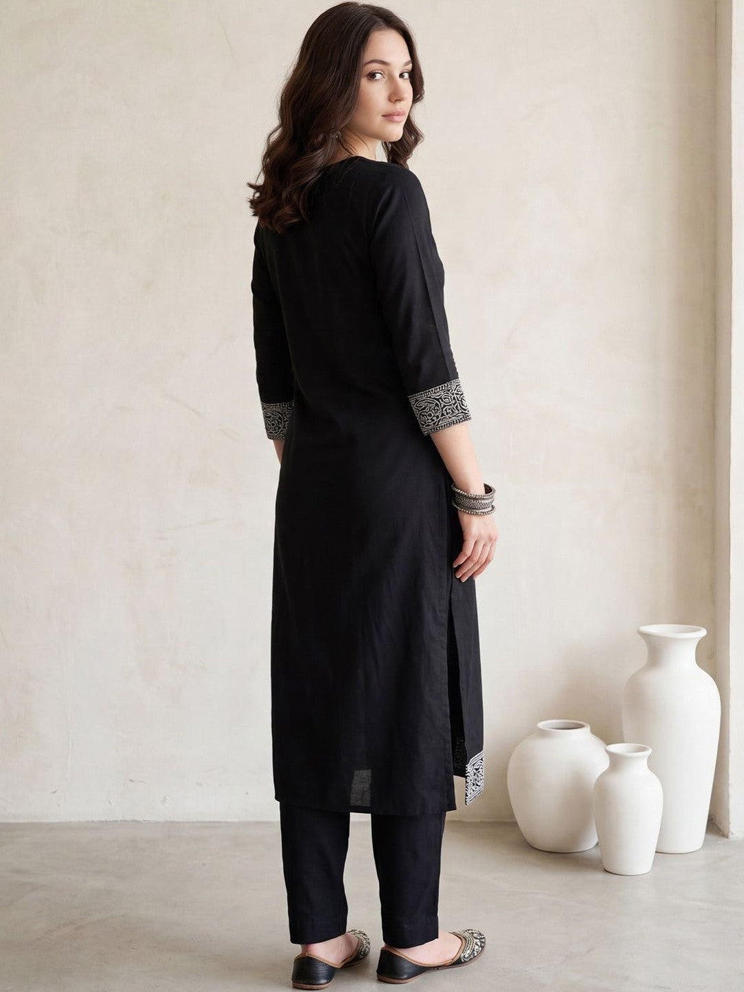 Women Ethnic Motifs Embroidered Regular Thread Work Kurta with Trousers