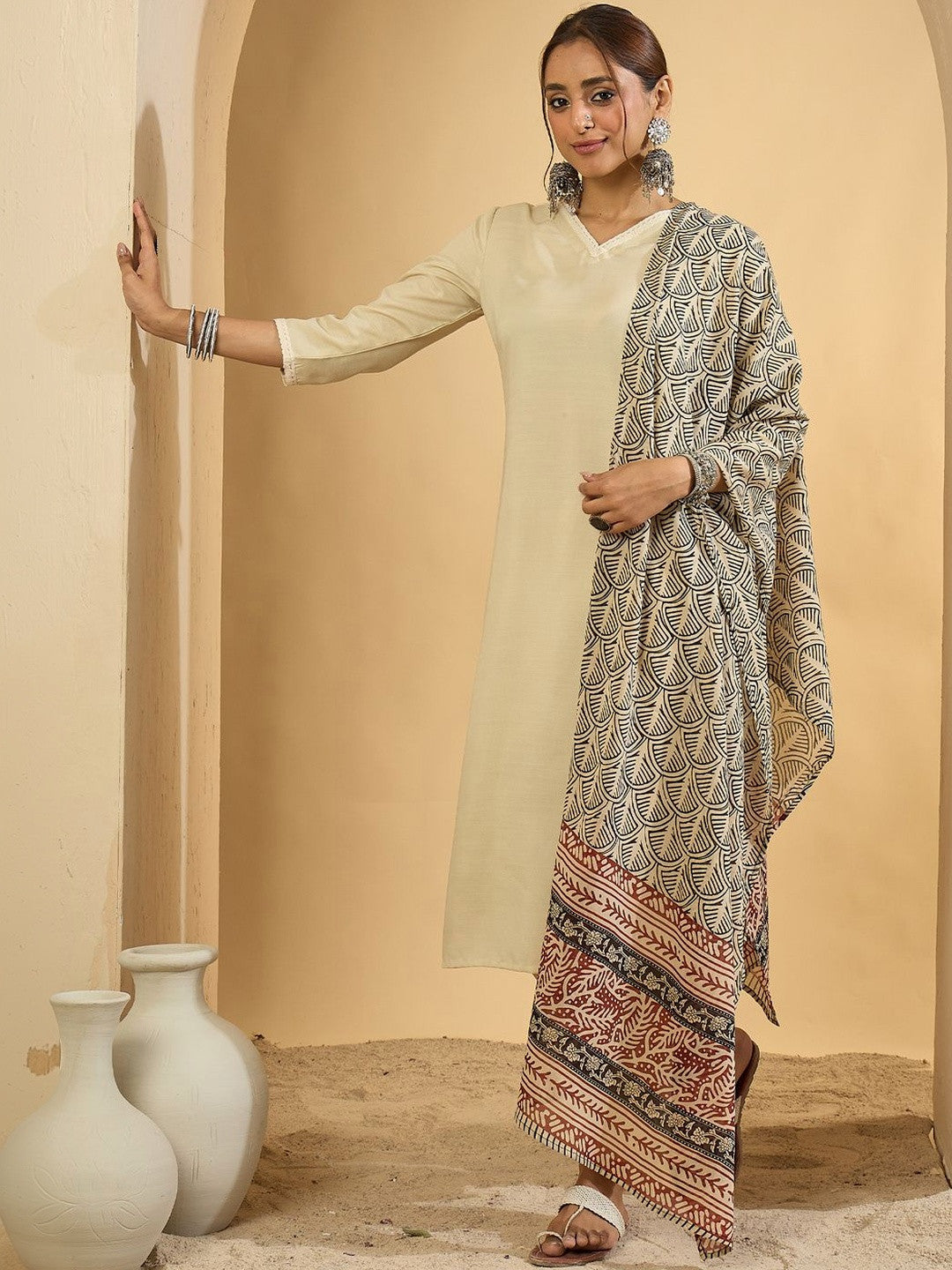 Women Ethnic Motifs Regular Kurta with Trousers & With Dupatta