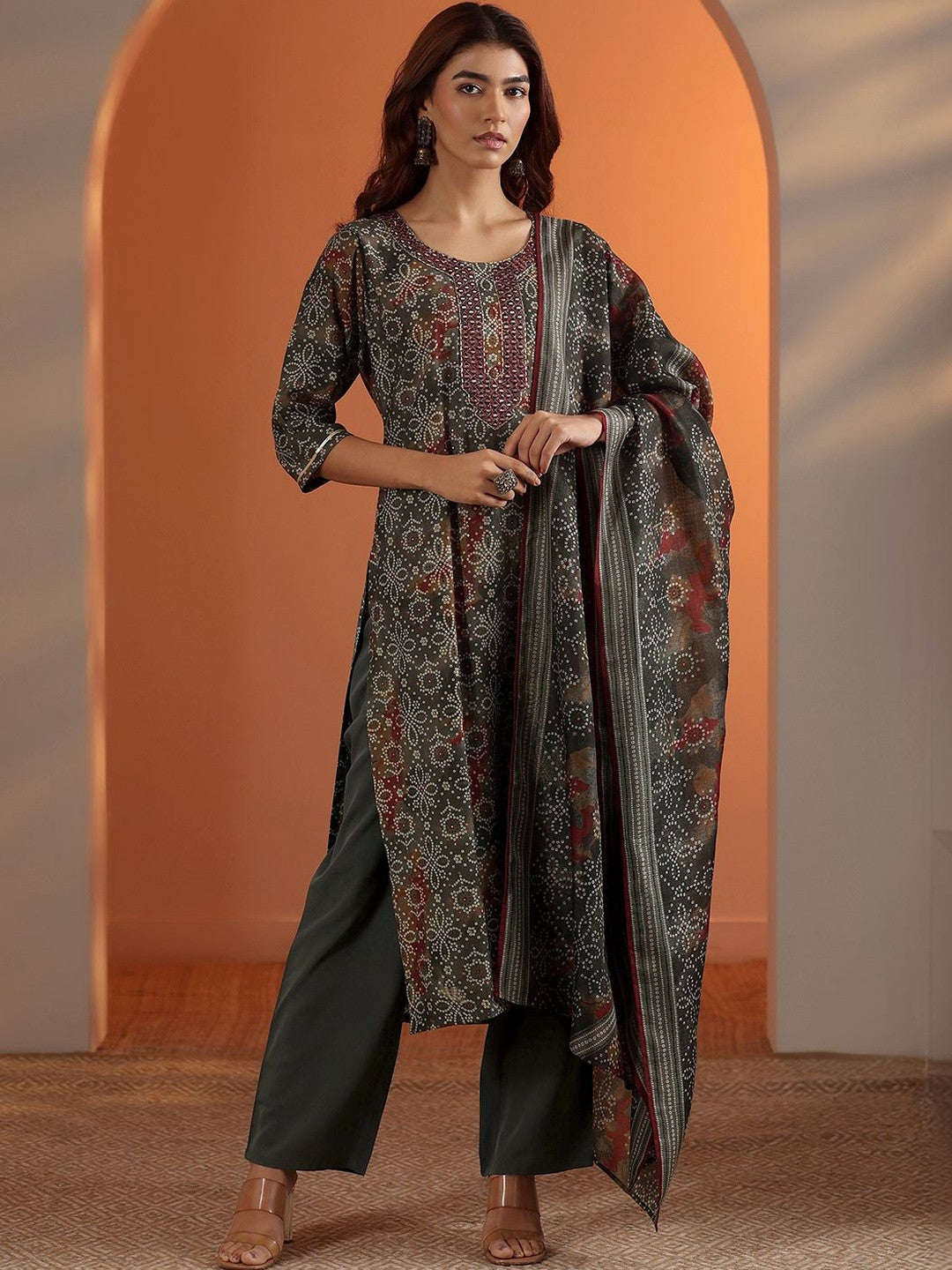 Women Ethnic Motifs Printed Regular Thread Work Kurta with Trousers & With Dupatta