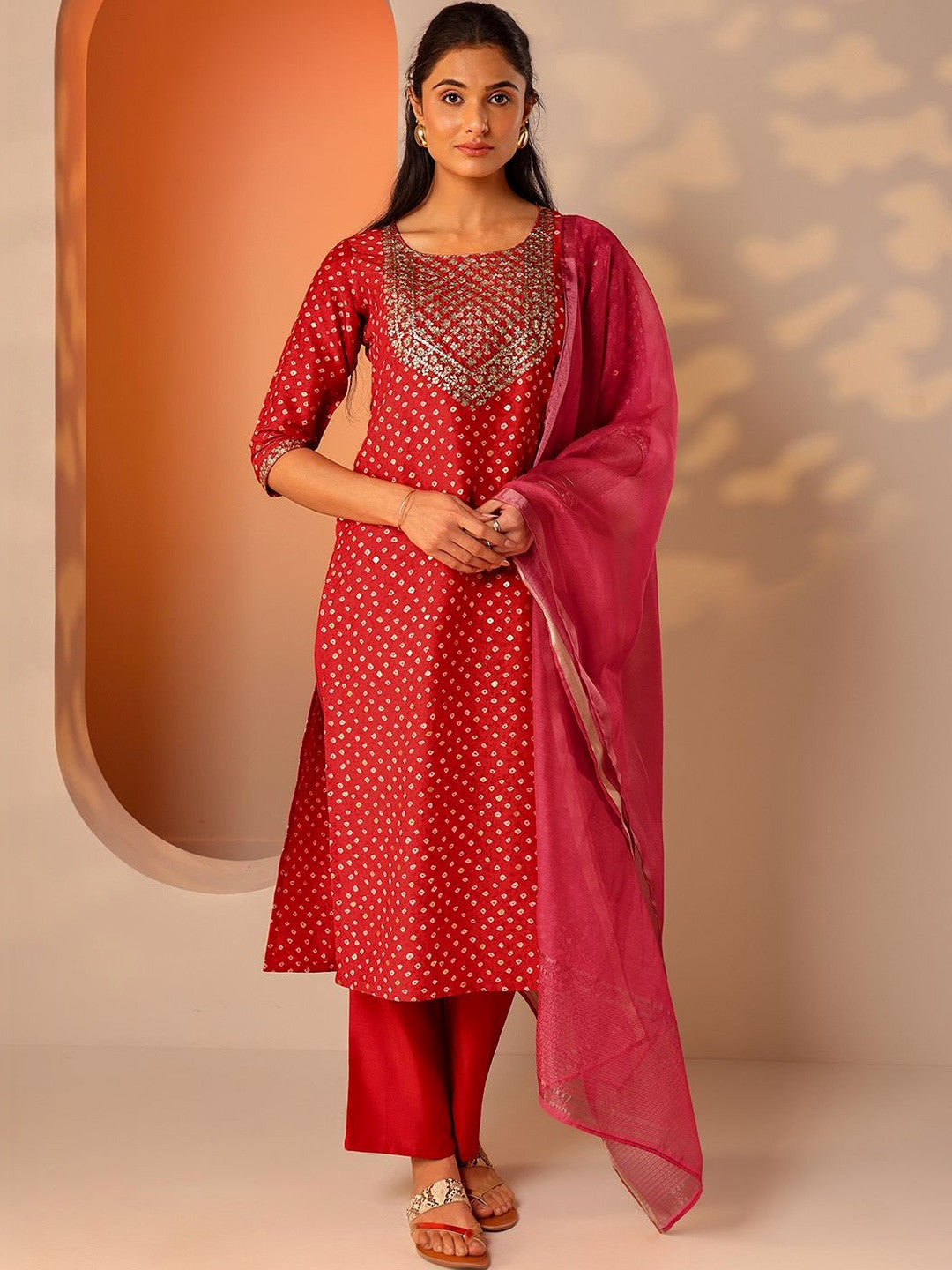 Women Ethnic Motifs Printed Regular Kurta with Trousers & With Dupatta