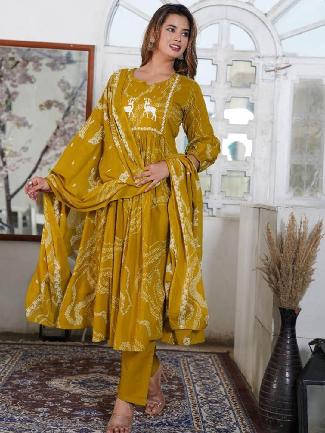Dhiyona KL Abstract Printed Notch Neck Thread Work Pure Cotton Kurta With Trousers & Dupatta