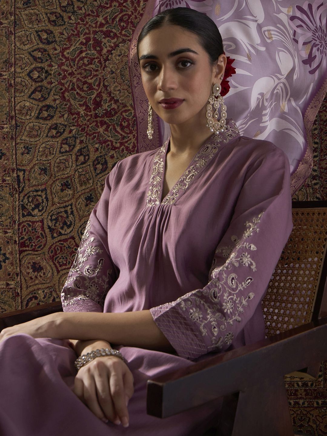 Floral Embroidered Thread Work Straight Kurta With Trousers & Dupatta