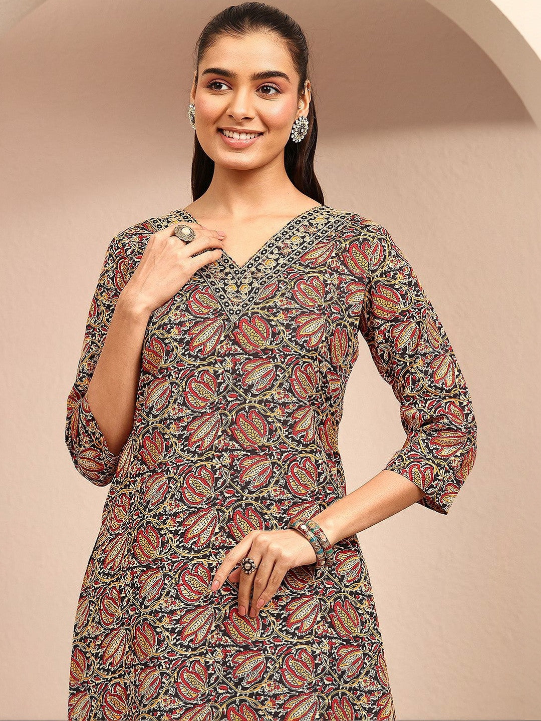 Women Ethnic Motifs Printed Regular Thread Work Kurta with Trousers & With Dupatta