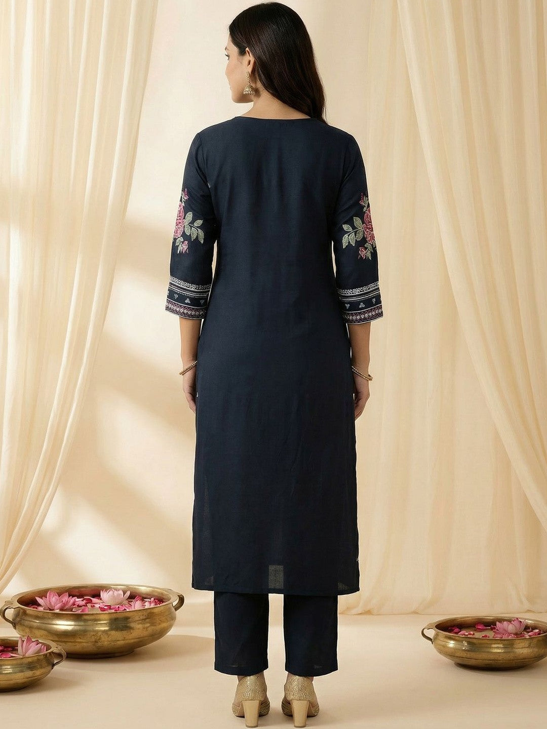 Women Floral Embroidered Regular Thread Work Kurta with Trousers