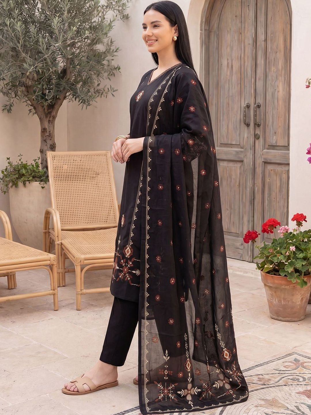 Women Ethnic Motifs Embroidered Regular Thread Work Pure Cotton Kurta with Trousers & With Dupatta