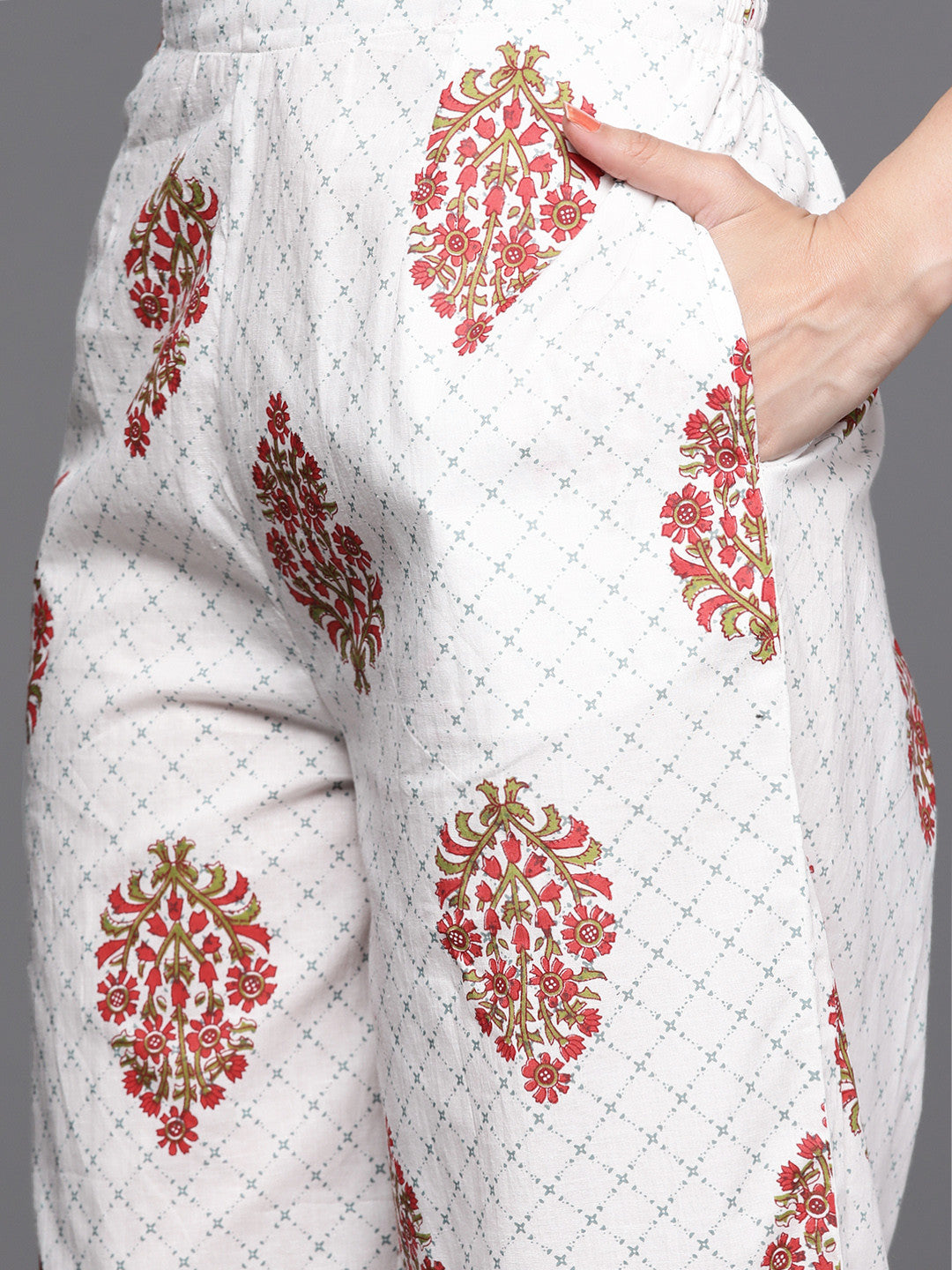 Women Grey & Peach-coloured Floral Print Cotton Kurta Palazzos Dupatta