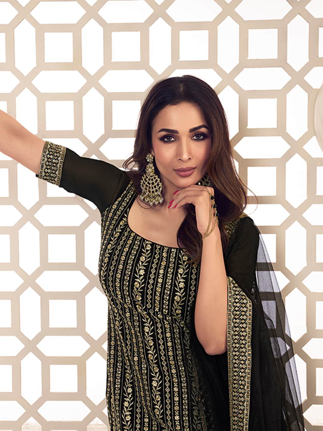 Dhiyona IN Floral Zari Sequinned Embroidered Kurta Set