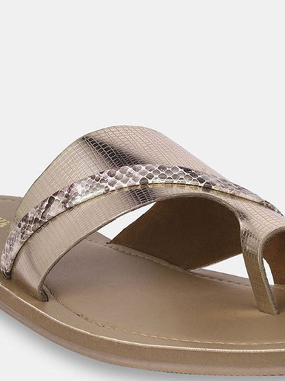 Dhiyona AK Women Textured One Toe Flats