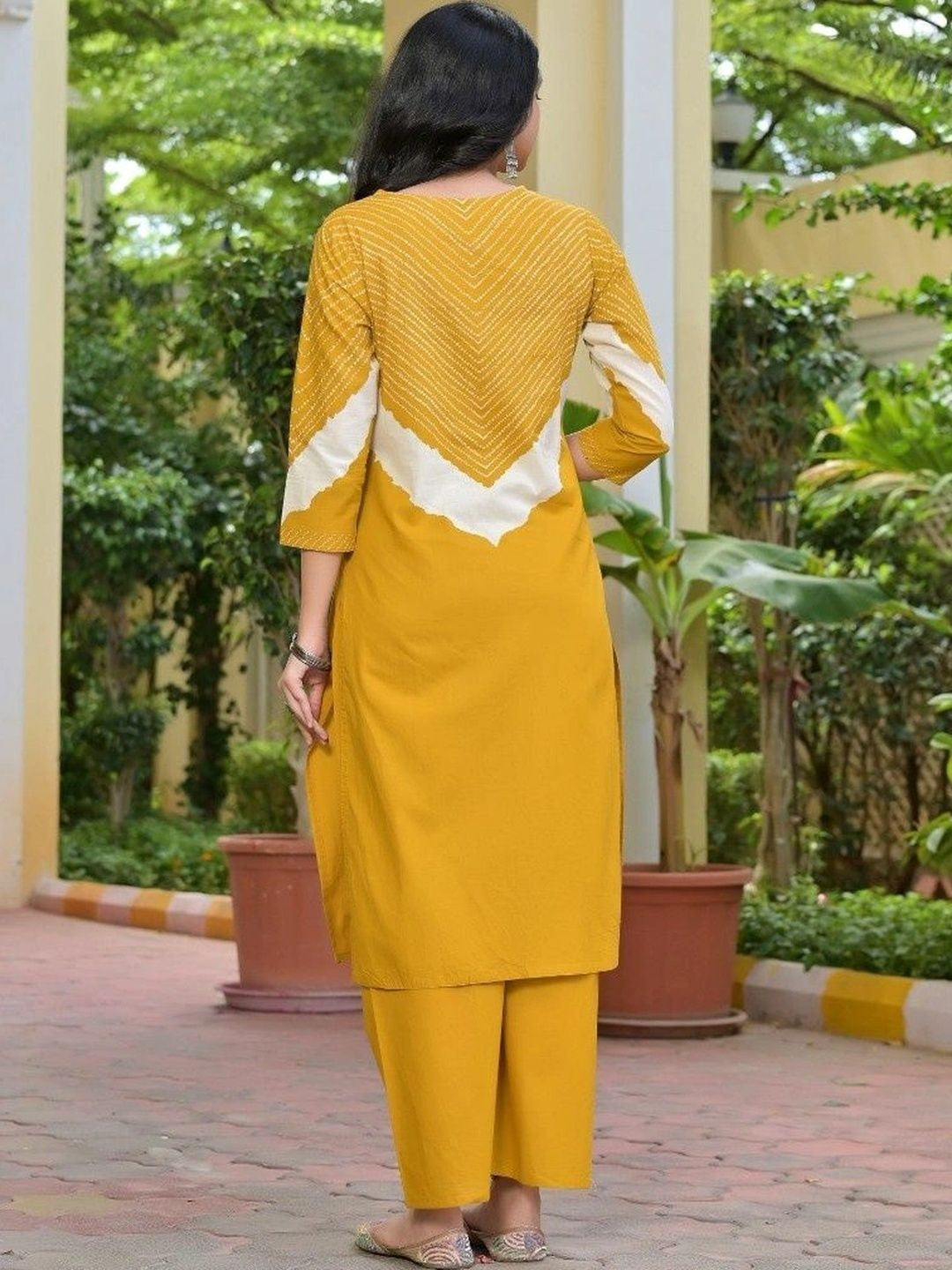 Women Leheriya Dyed Regular Pure Cotton Kurta with Palazzos & With Dupatta