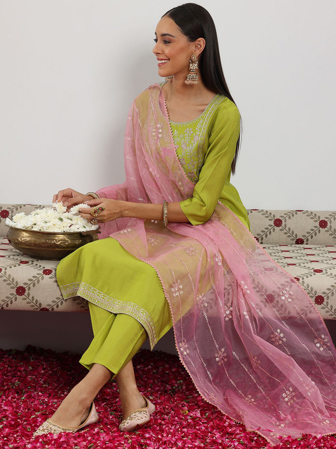 Women Floral Embroidered Gotta Patti Kurta with Trousers & With Dupatta