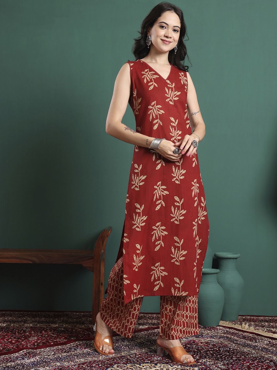 Dhiyona KL Women Ethnic Motifs Printed Cotton Kurta with Trousers & Dupatta