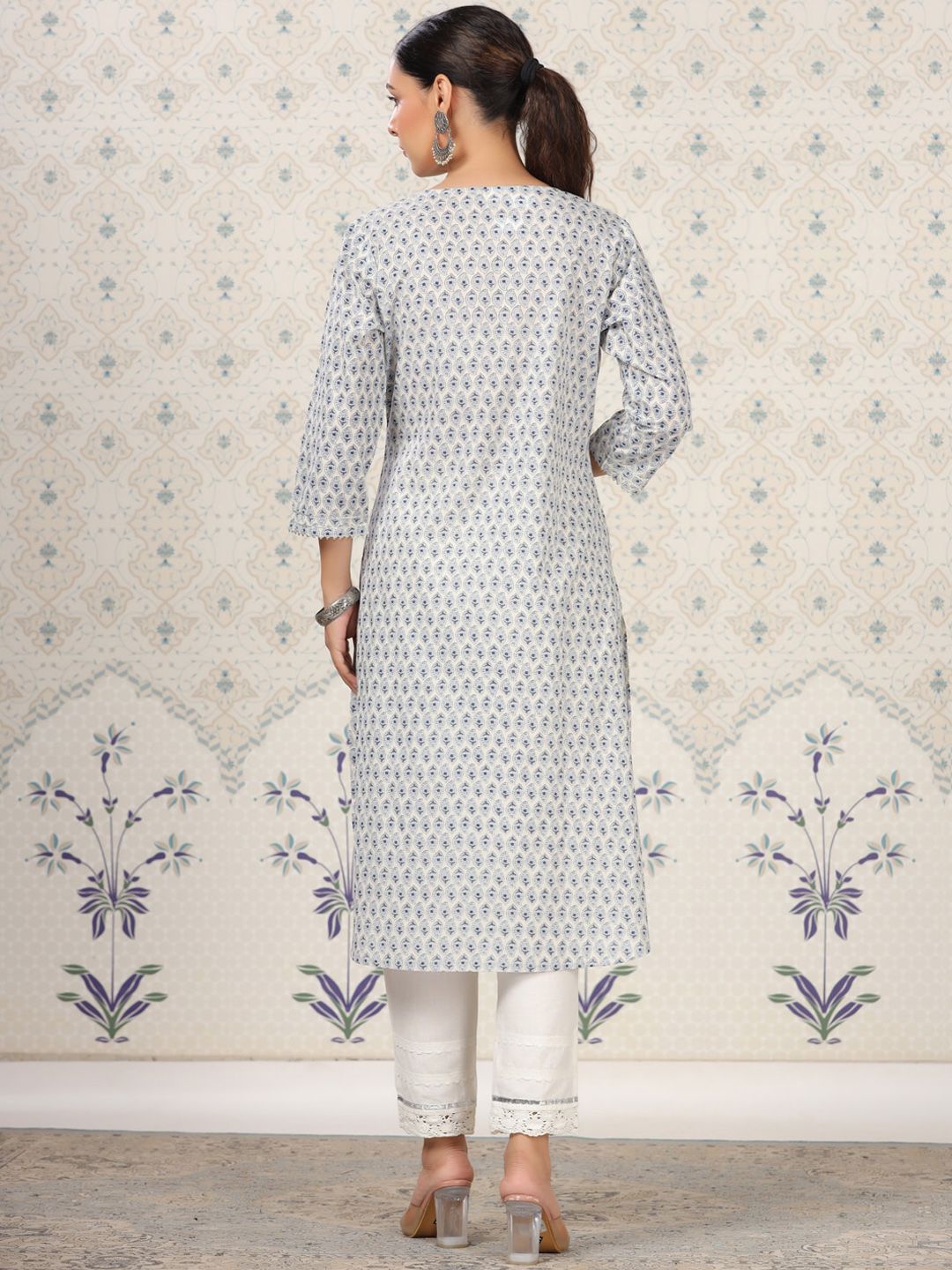Dhiyona OD  Floral Printed Straight Pure Cotton Kurta