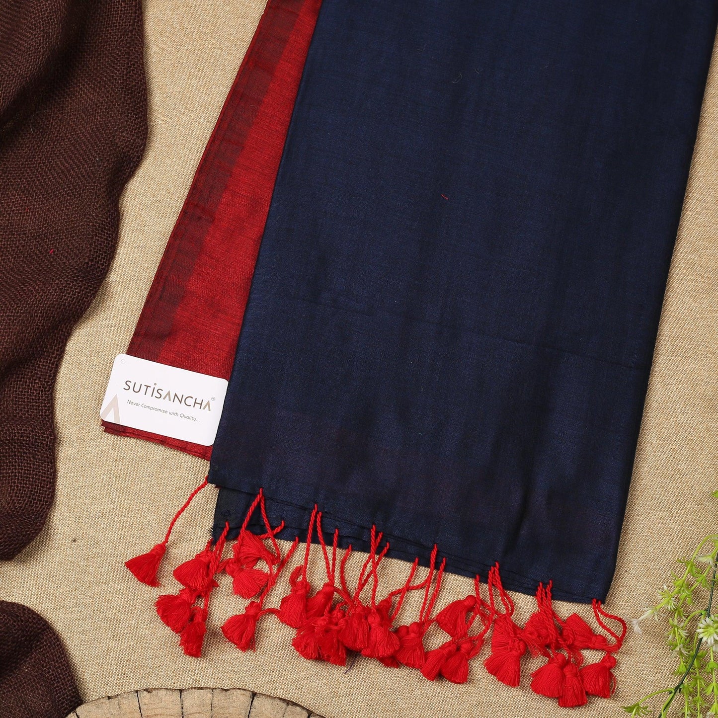 Dhiyona SS Sutisancha Navy Blue & Maroon Handwoven Handloom Cotton Saree