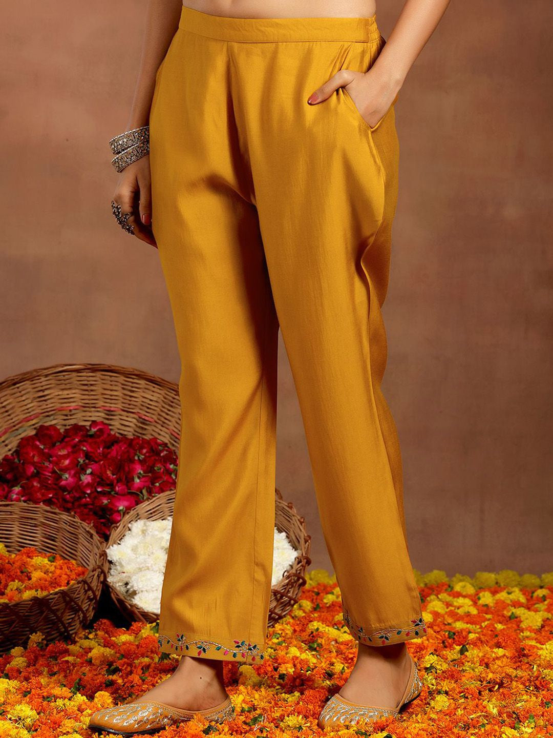Ethnic Motifs Embroidered Sequinned V-Neck Straight Kurta With Trouser & Dupatta