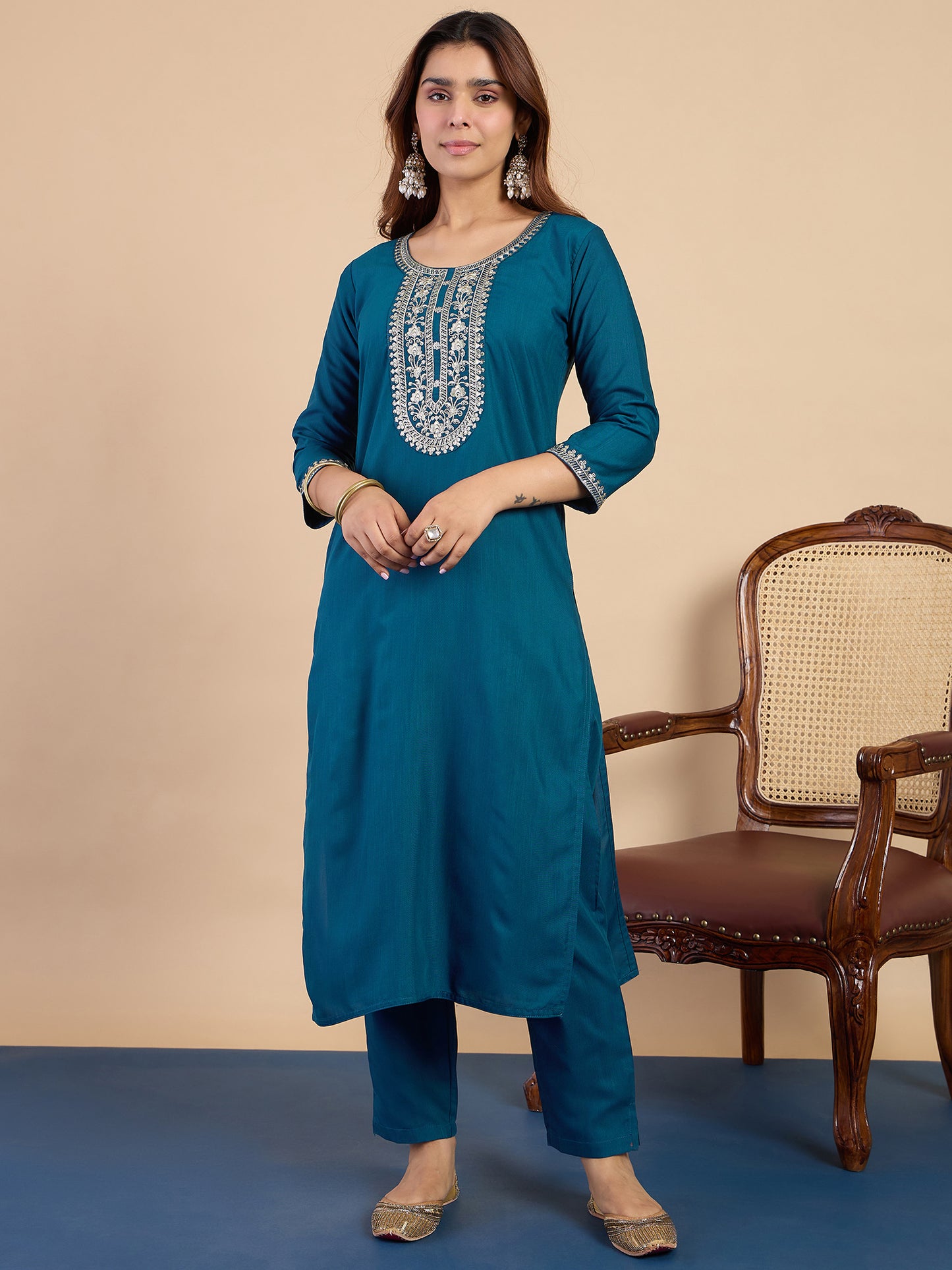 Dhiyona VV Teal Elegant Embroidered Kurta Pant Set for Women