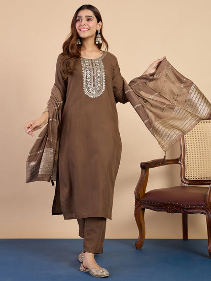 Dhiyona VV Brown Elegant Embroidered Kurta Pant Set for Women