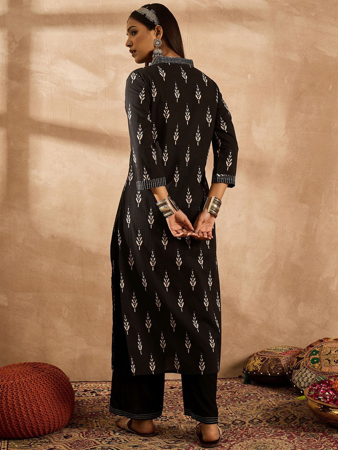 Dhiyona IE Floral Printed V-Neck Pure Cotton Sequinned Straight Kurta