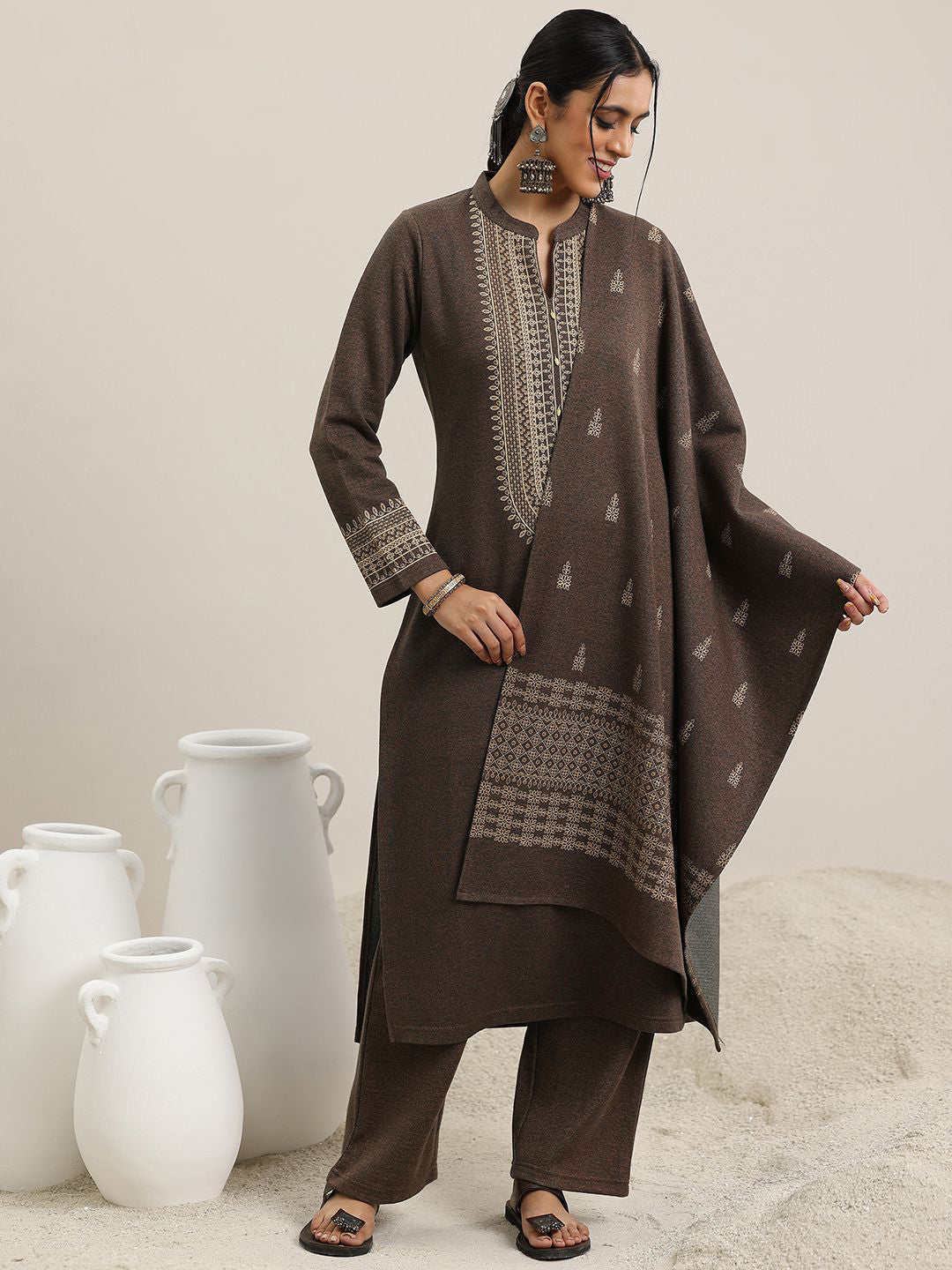 Women Floral Printed Mandarin Collar Straight Kurta with Trousers & Dupatta