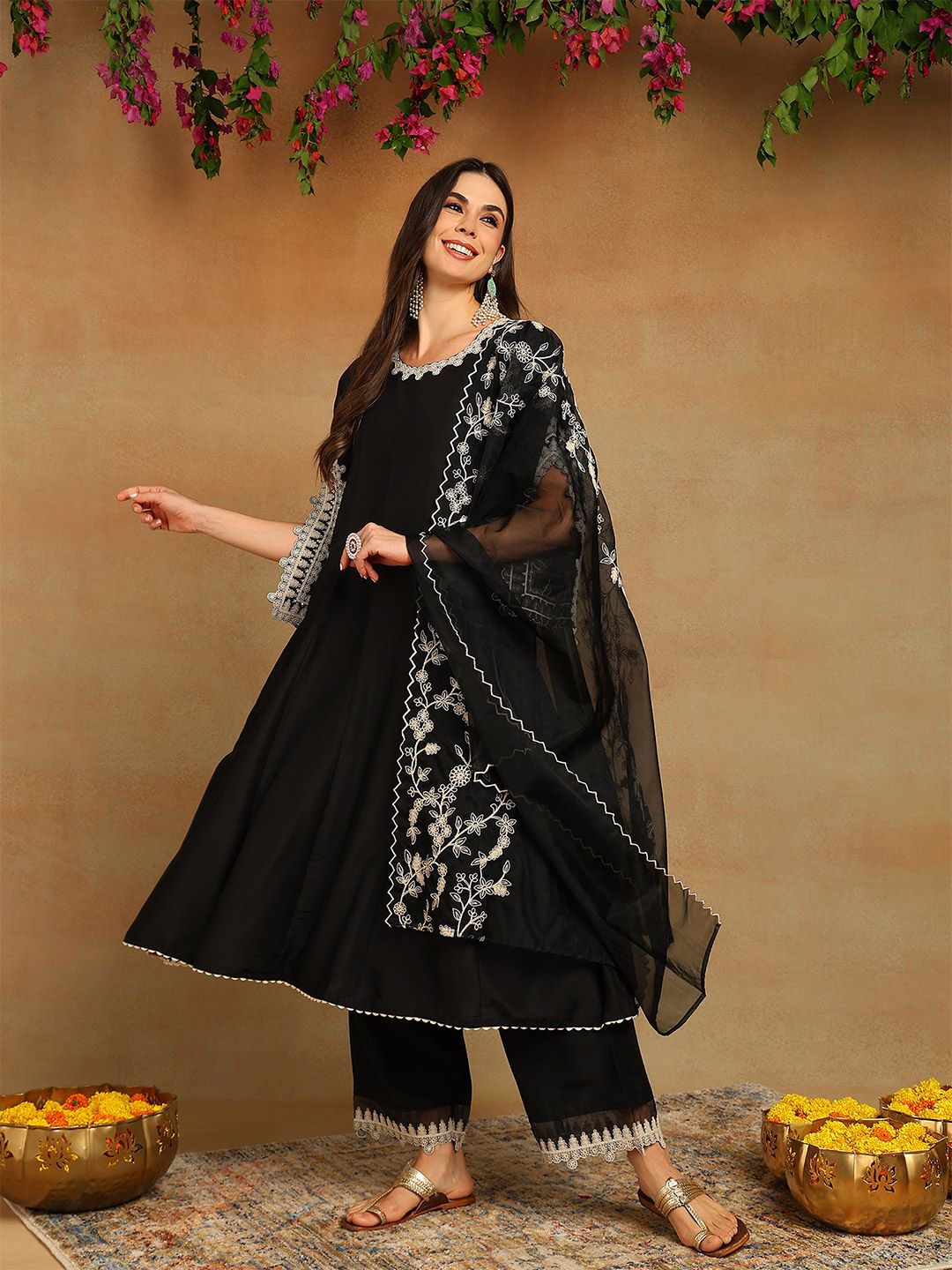 Dhiyona KL Rpund Neck Thread Work Anarkali Kurta with Palazzos & Dupatta