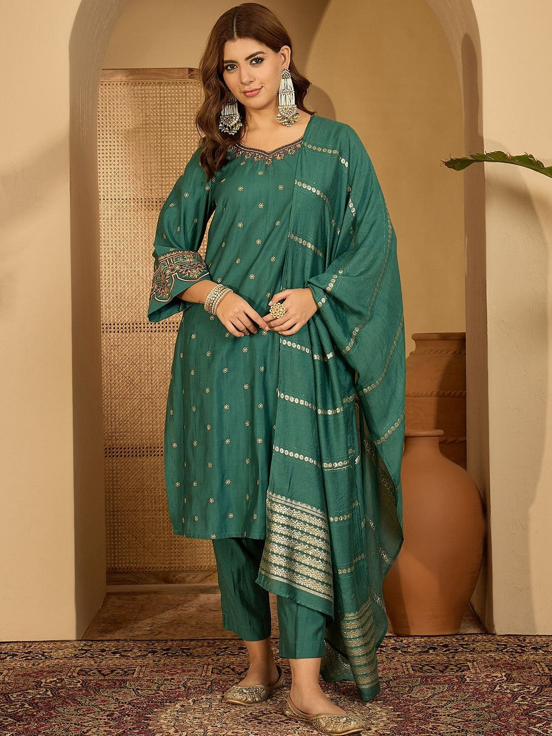 Women Green Embroidered Kurta Sets With Dupatta