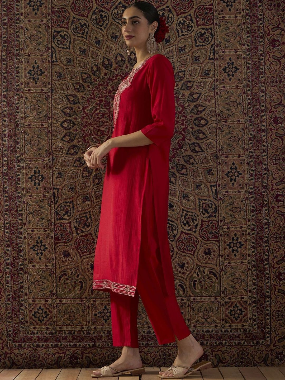 Dhiyona IE Embroidered Notch Neck Tunic With Trousers