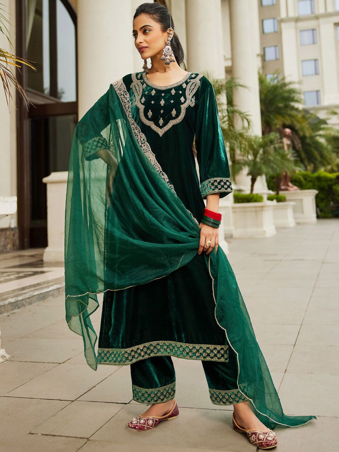 Dhiyona IE Women Ethnic Motifs Embroidered Regular Velvet Kurta with Trousers & With Dupatta