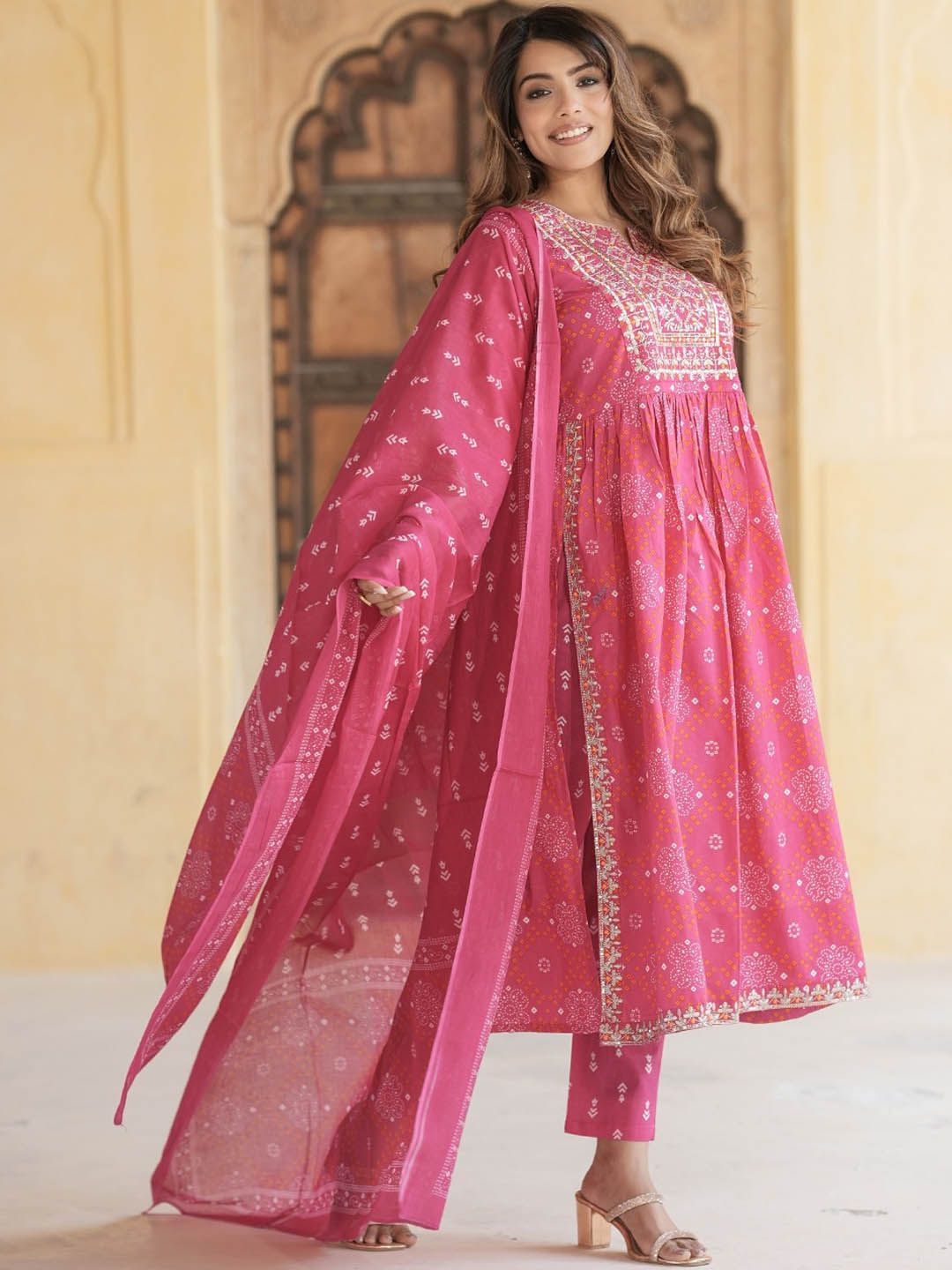 Dhiyona KL Bandhani Embroidered Regular Thread Work Pure Cotton Kurta with Trousers & Dupatta
