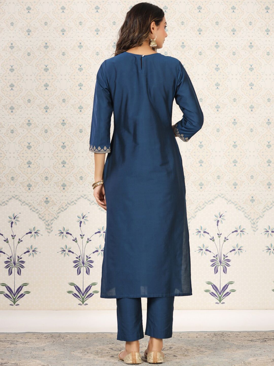 Dhiyona OD  Embroidered Yoke Design Straight Kurta